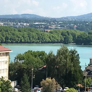 https://le-perchoir-du-lac.hotels-rhonealpes.com